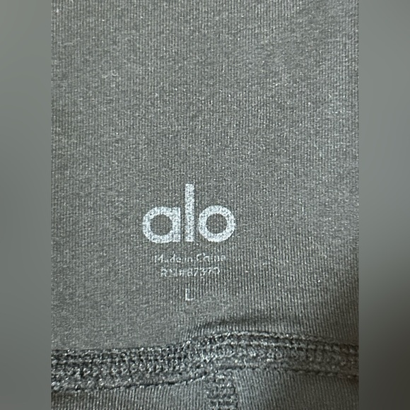 Alo Yoga High Waist Airbrush Facet Leggings in black Size Large - Picture 6 of 7